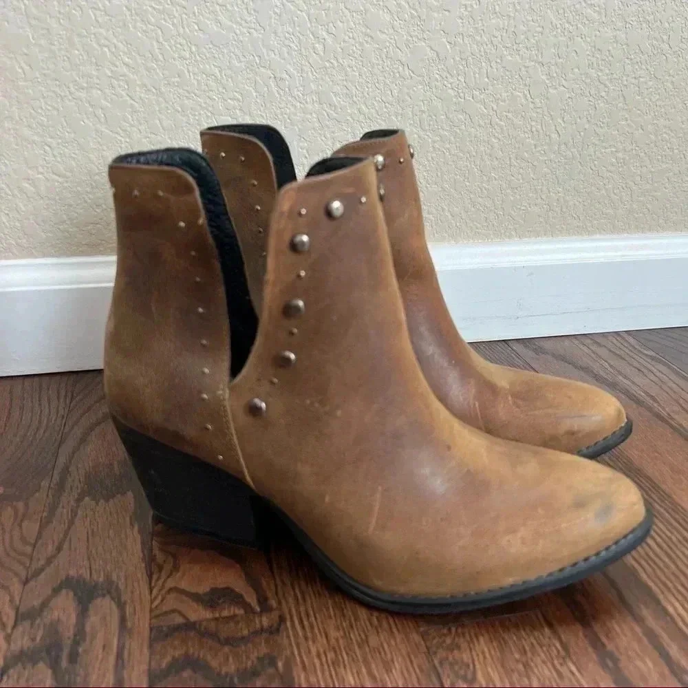 Musse & Cloud Aster Ankle Boots Booties Brown Leather Women’s size 10 Studs $105